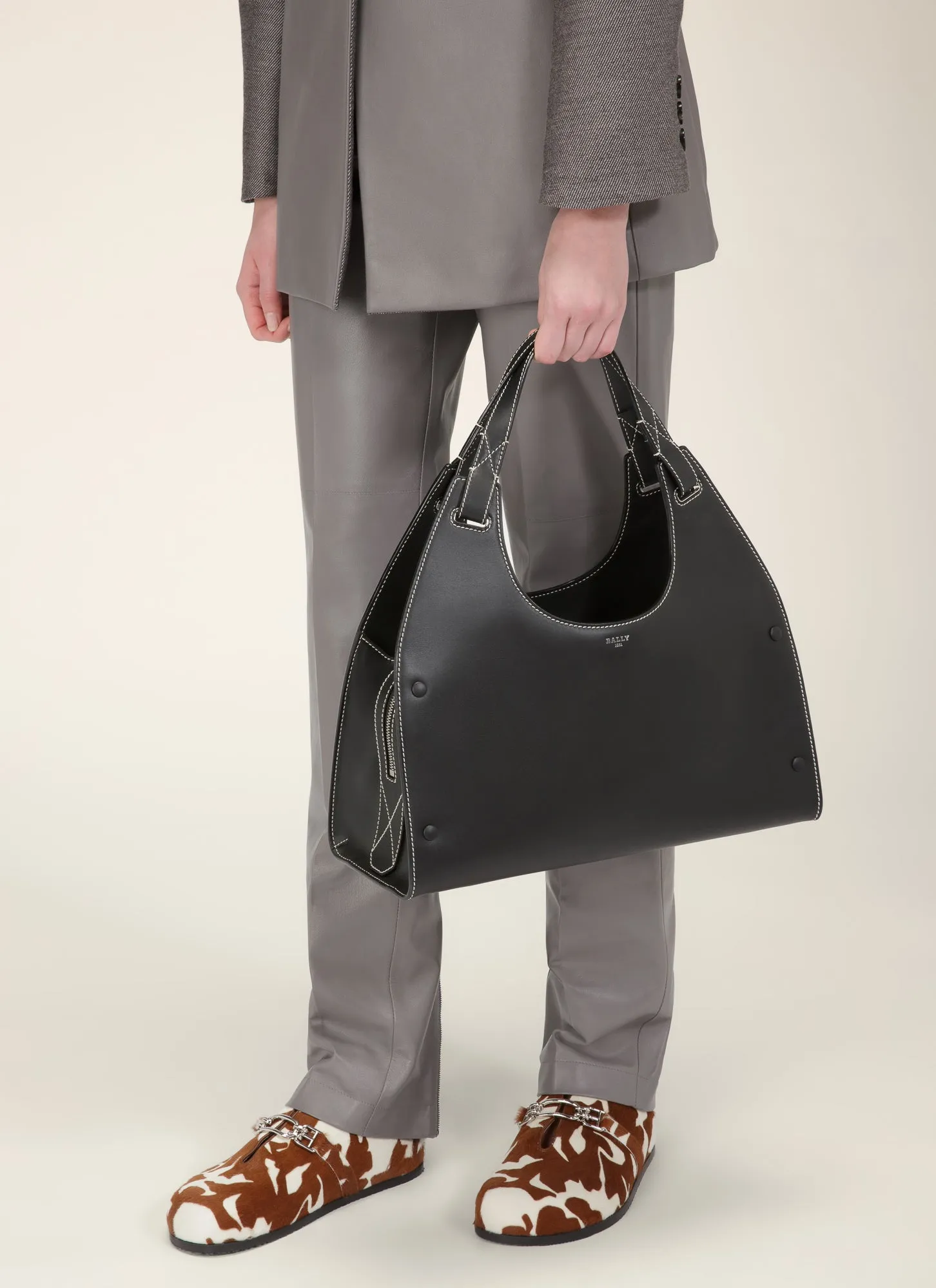 Ahres - Shoulder Bag