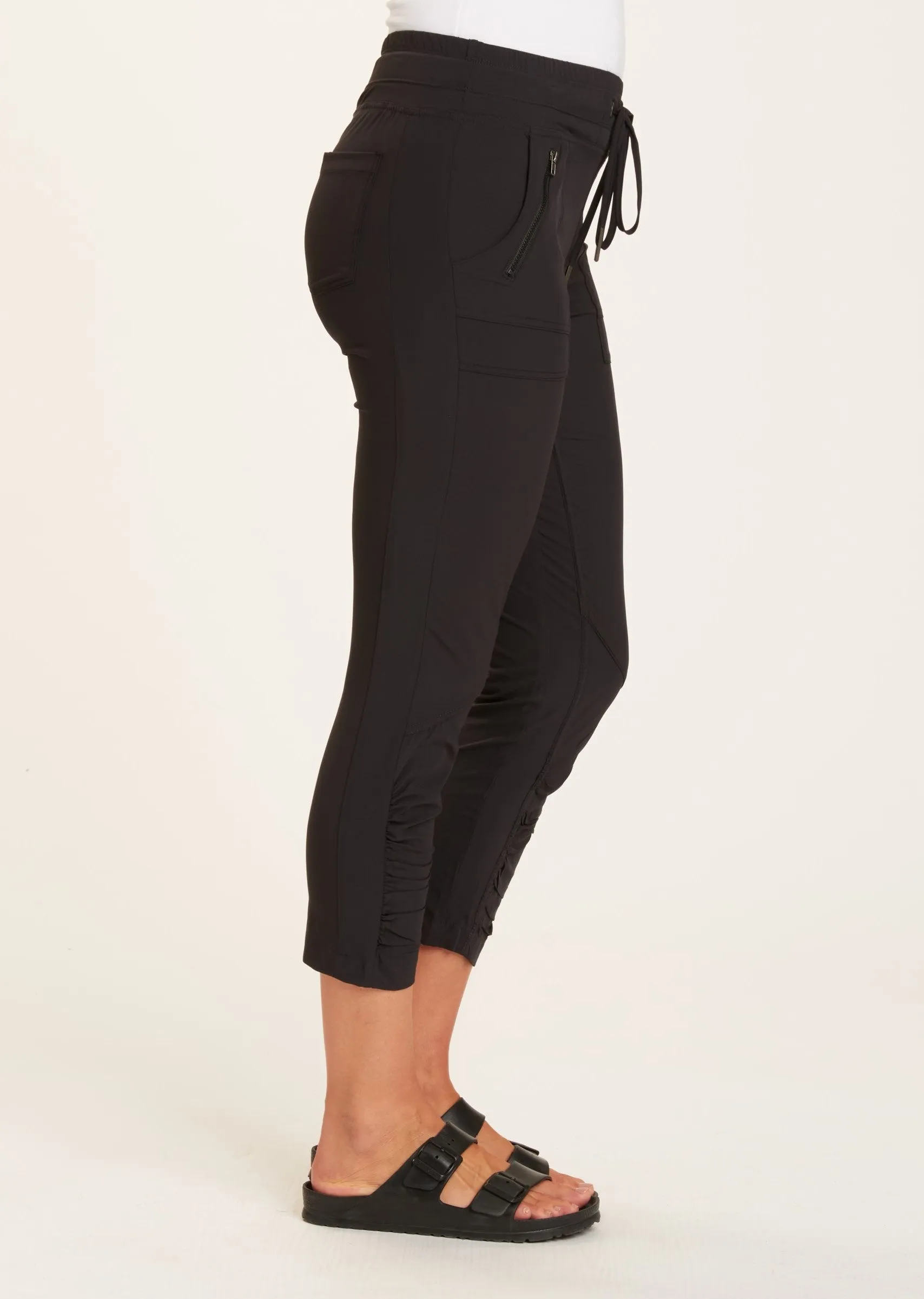 Aksana "Nylon Like" Legging