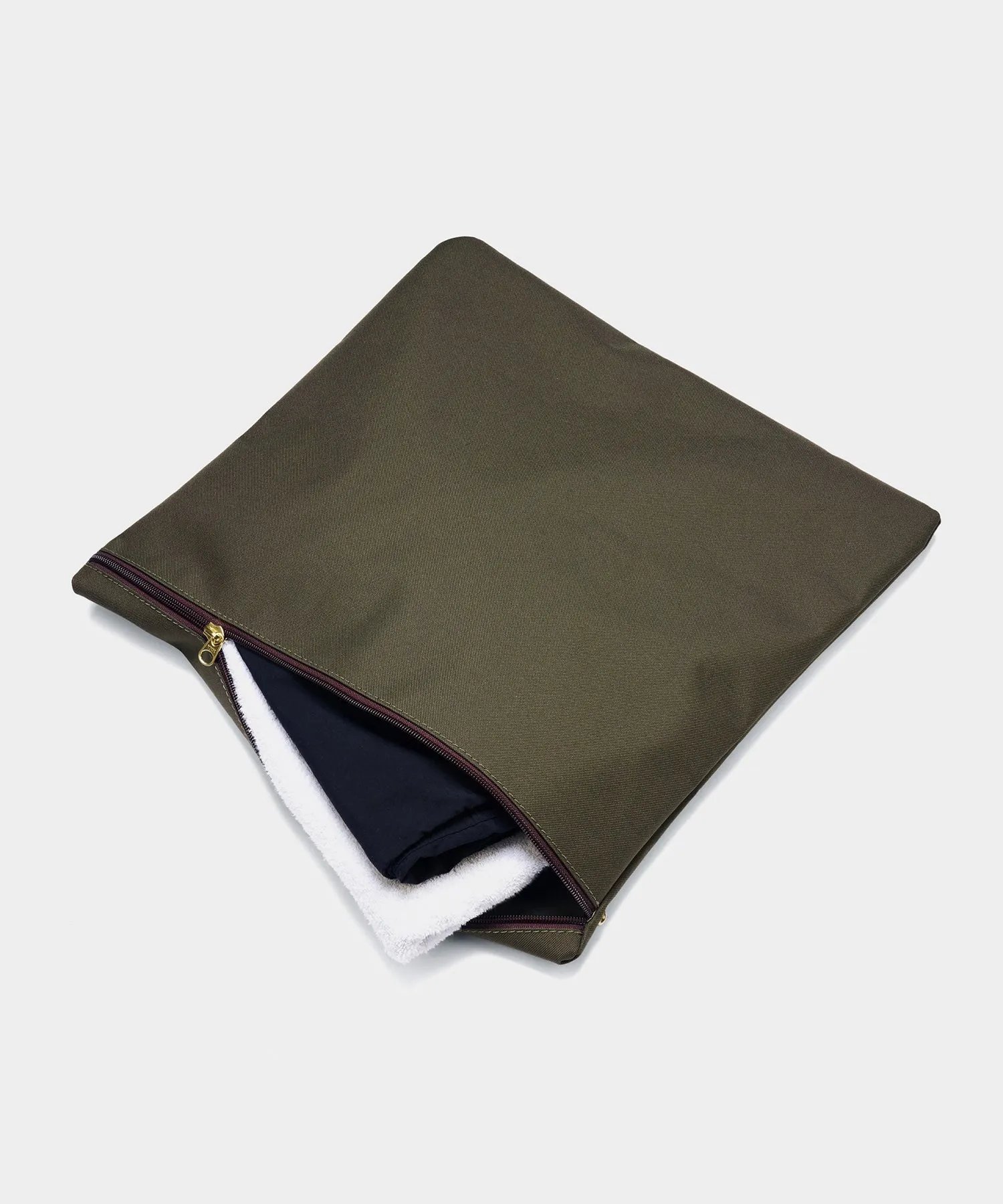 Bennett Winch Nylon Medium Cargo Bag in Olive