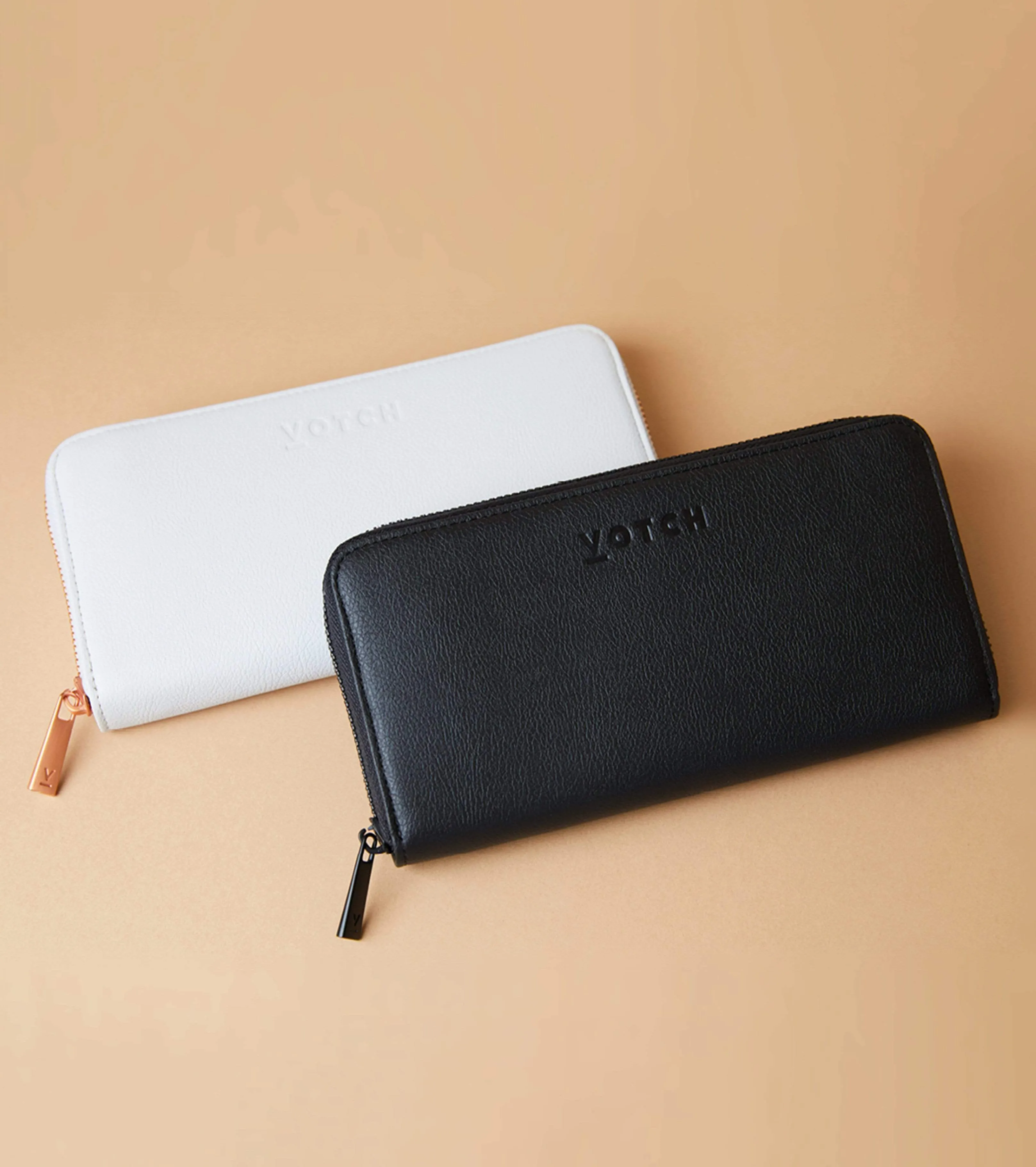 Classic Essentials Apple Leather Vegan Purse | Black