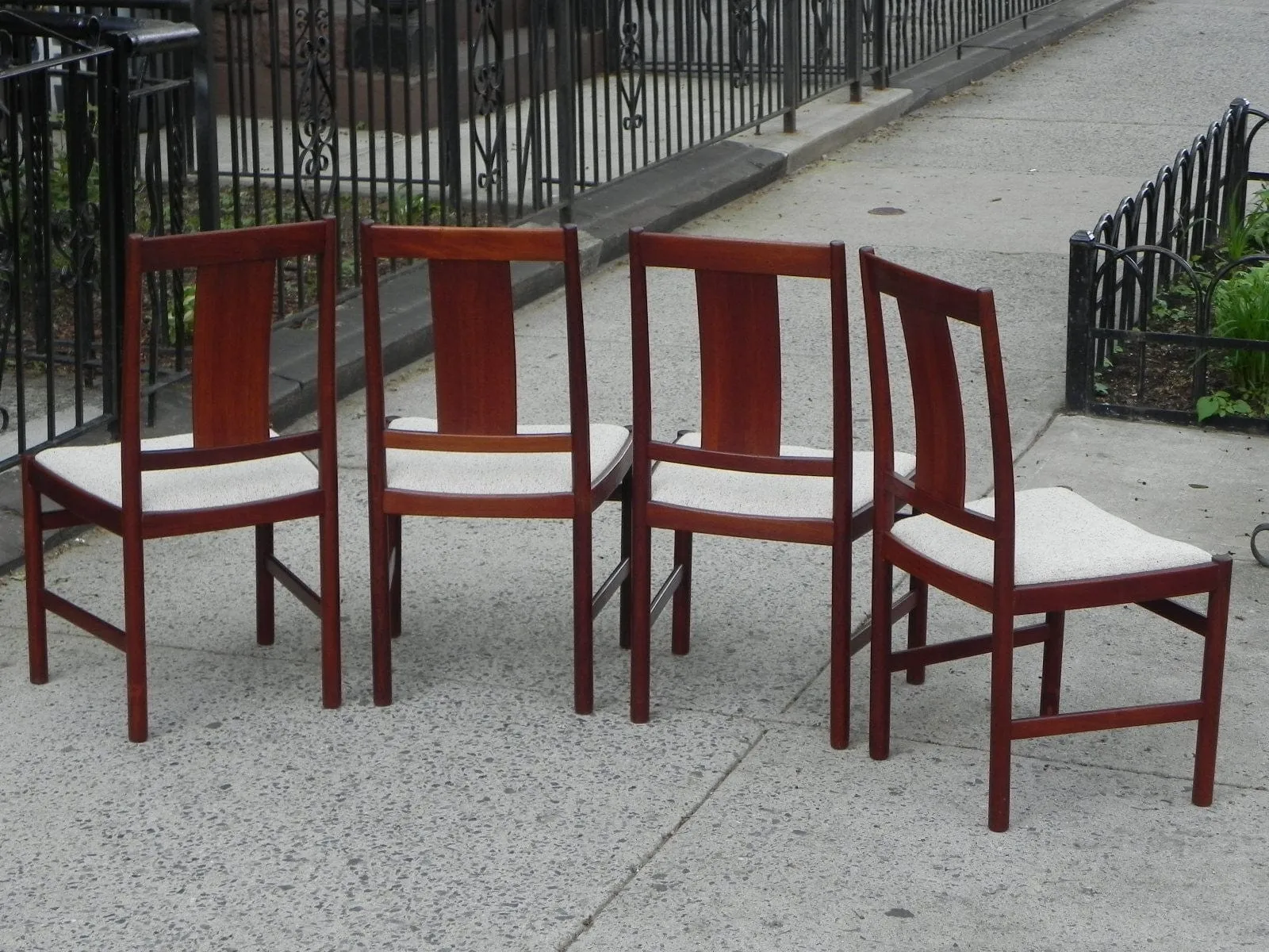 DANISH MODERN TEAK DINING SET, 100% RESTORED, 2 LEAVES & 4 REUPHOLSTERED CHAIRS