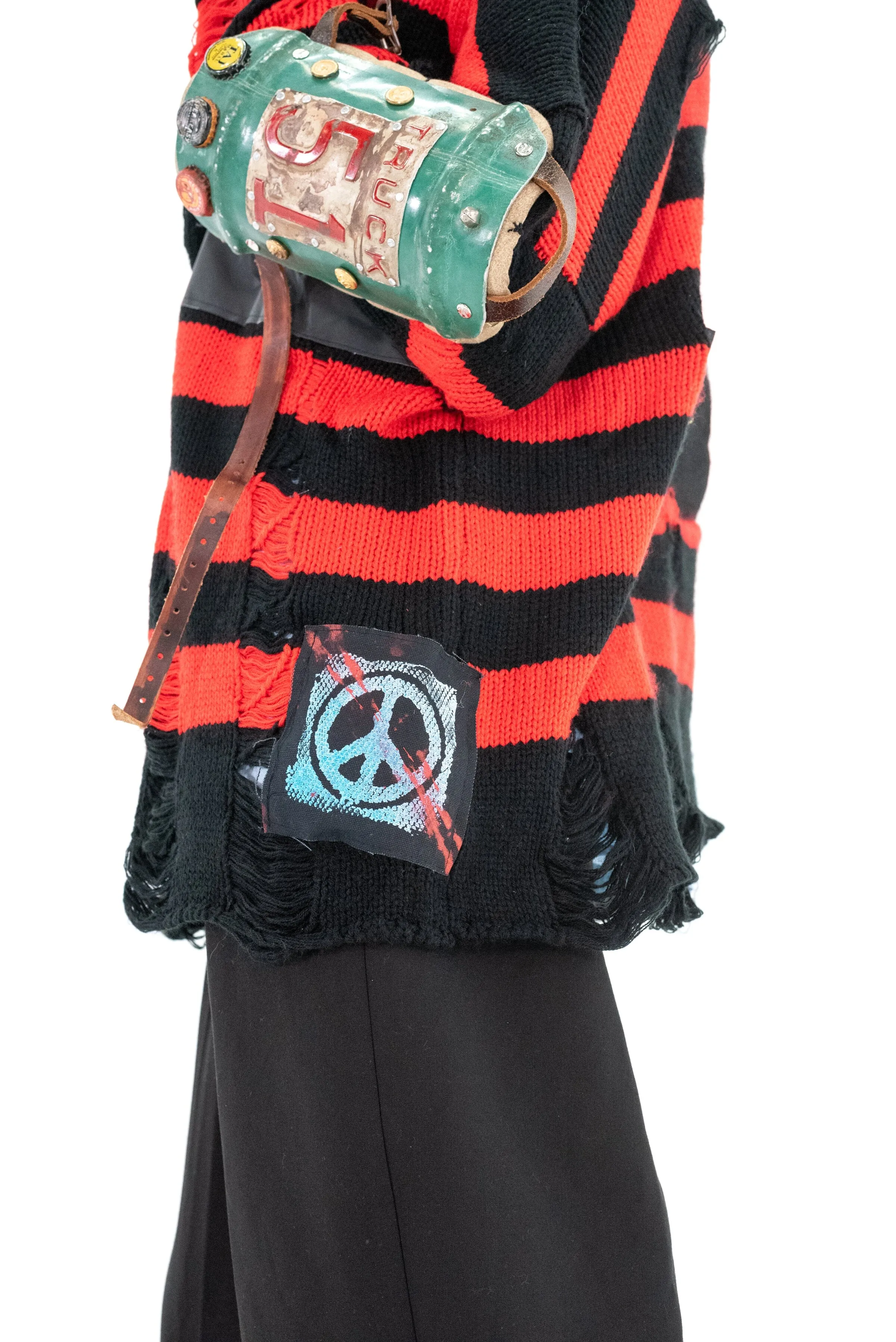 DEBRIS SWEATER