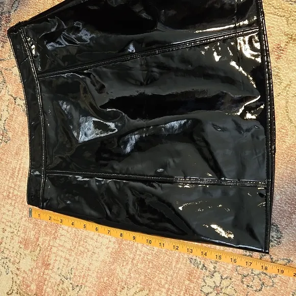 J. Crew Black Glossy Faux Leather Side Zip Lined Mini Skirt - Size 0