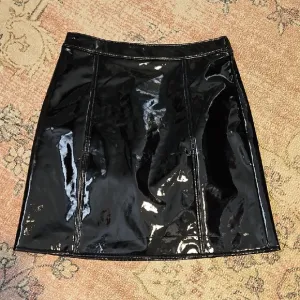 J. Crew Black Glossy Faux Leather Side Zip Lined Mini Skirt - Size 0