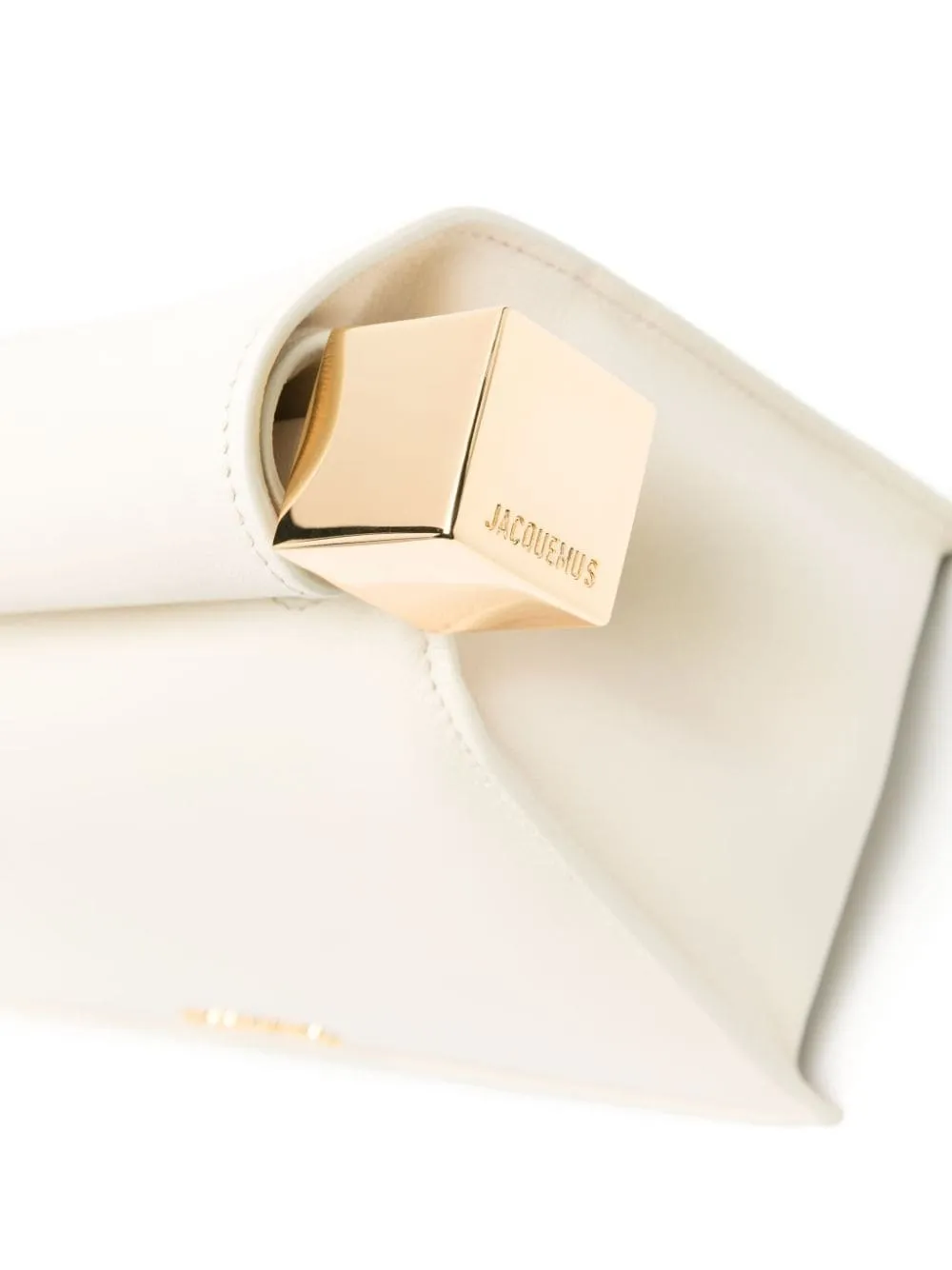 LA POCHETTE ROND CARRE