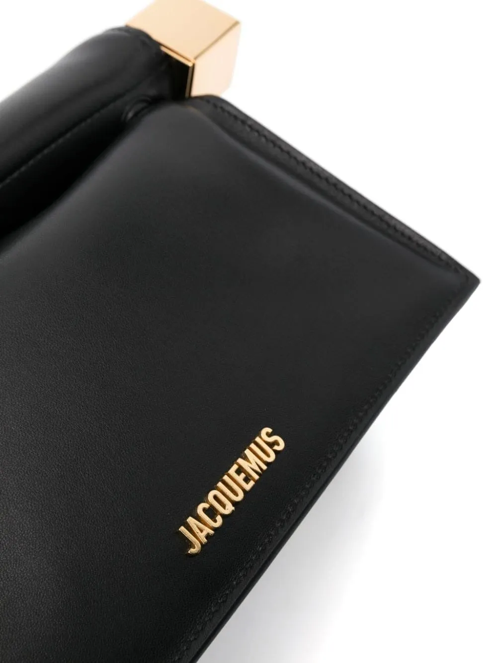 LA POCHETTE ROND CARRE