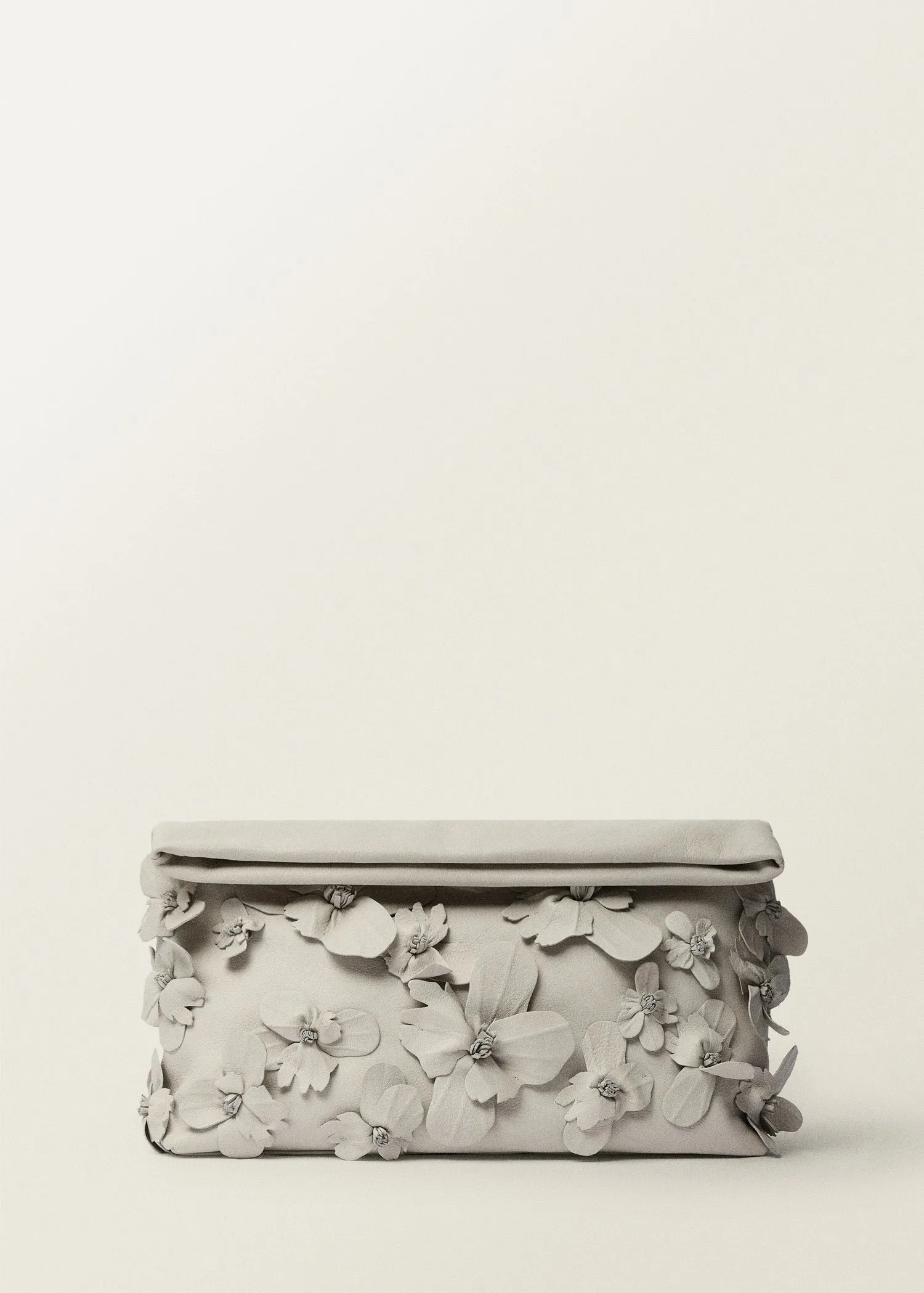 Leather handbag with flower detail