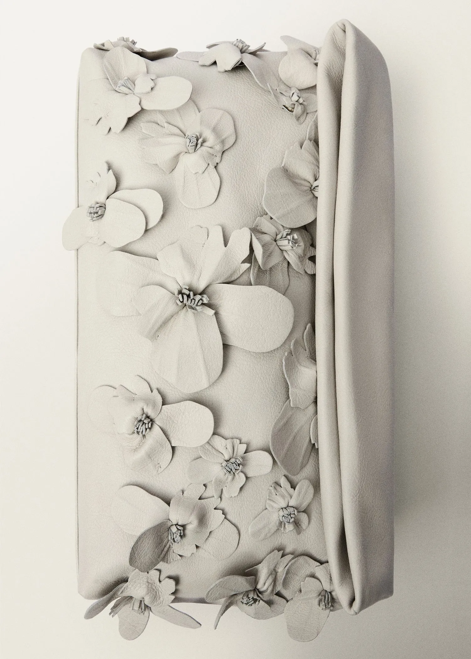 Leather handbag with flower detail