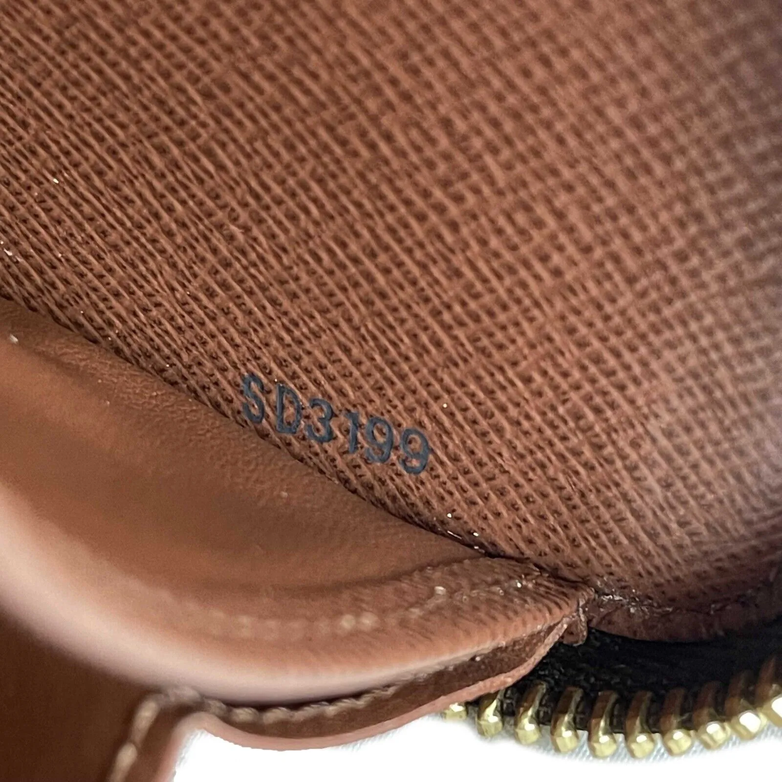 Louis Vuitton - Zippy Monogram - Brown / Tan Canvas Wallet FULL KIT