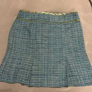 Nanette Lepore Size 6 Tweed Mini Skirt, blue/green, Fully Lined