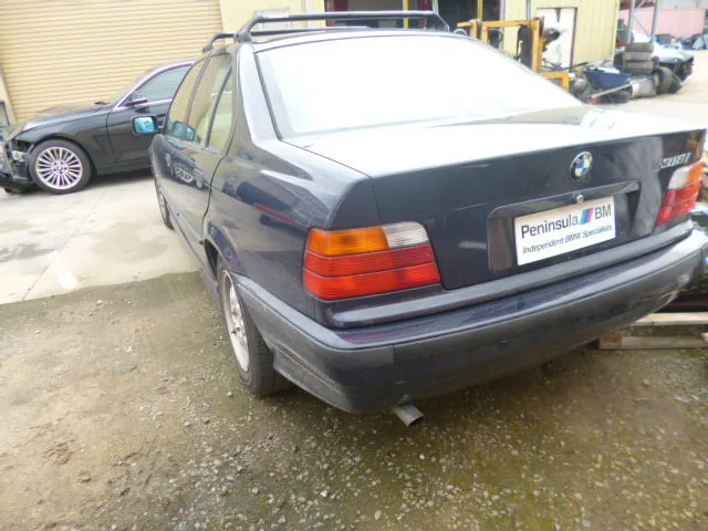 S2681 3' E36 Sedan 318i M43 AUTO 1998/03