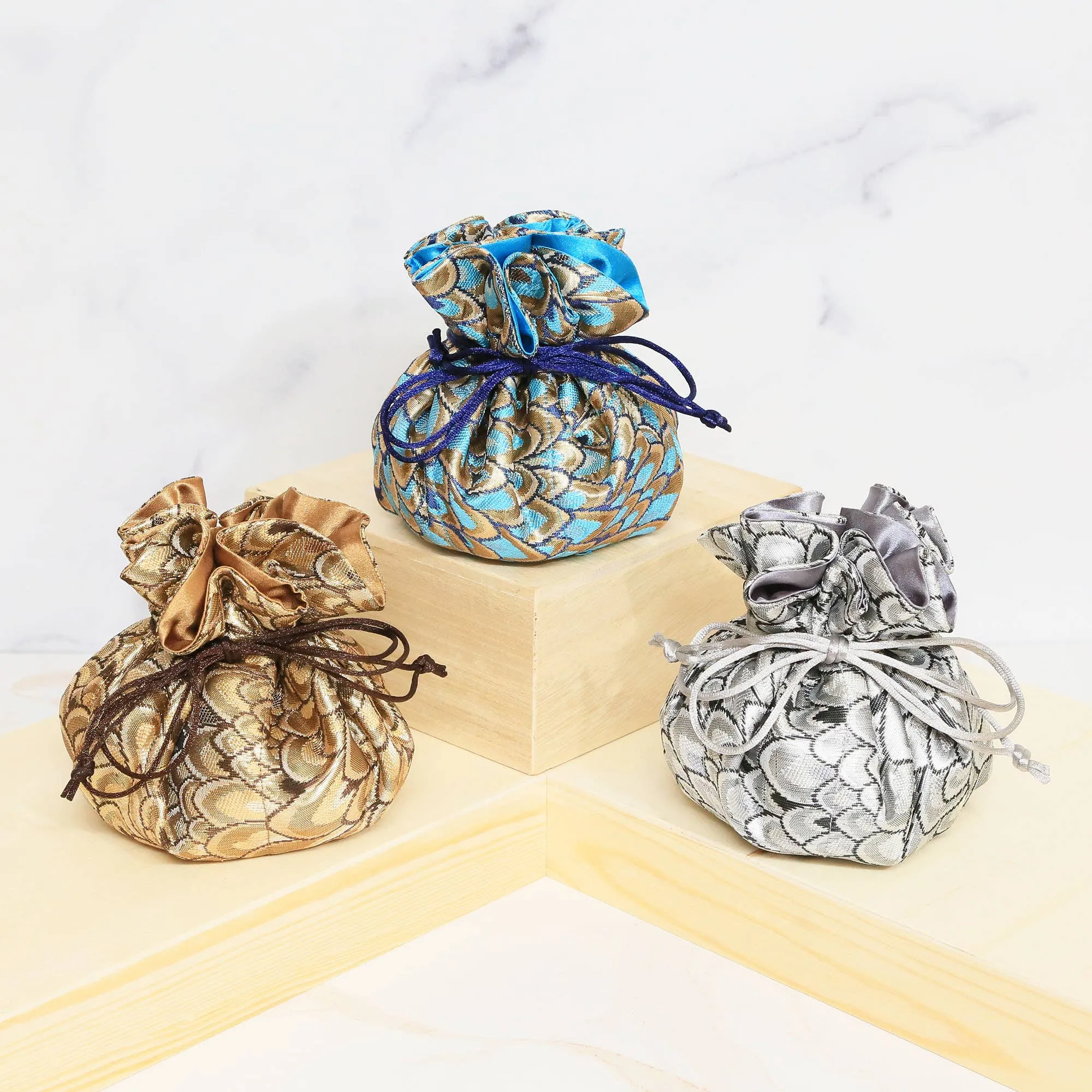 Small Feather Brocade Jewelry Pouch
