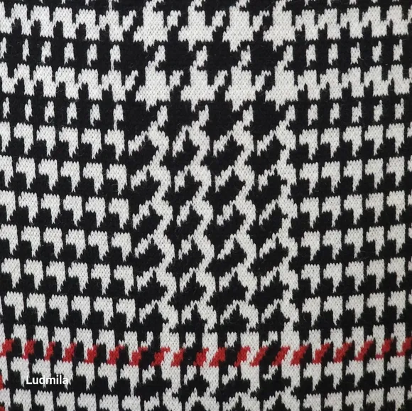 TALBOTS size 12P women's houndstooth knit skirt with faux leather trim. NWT