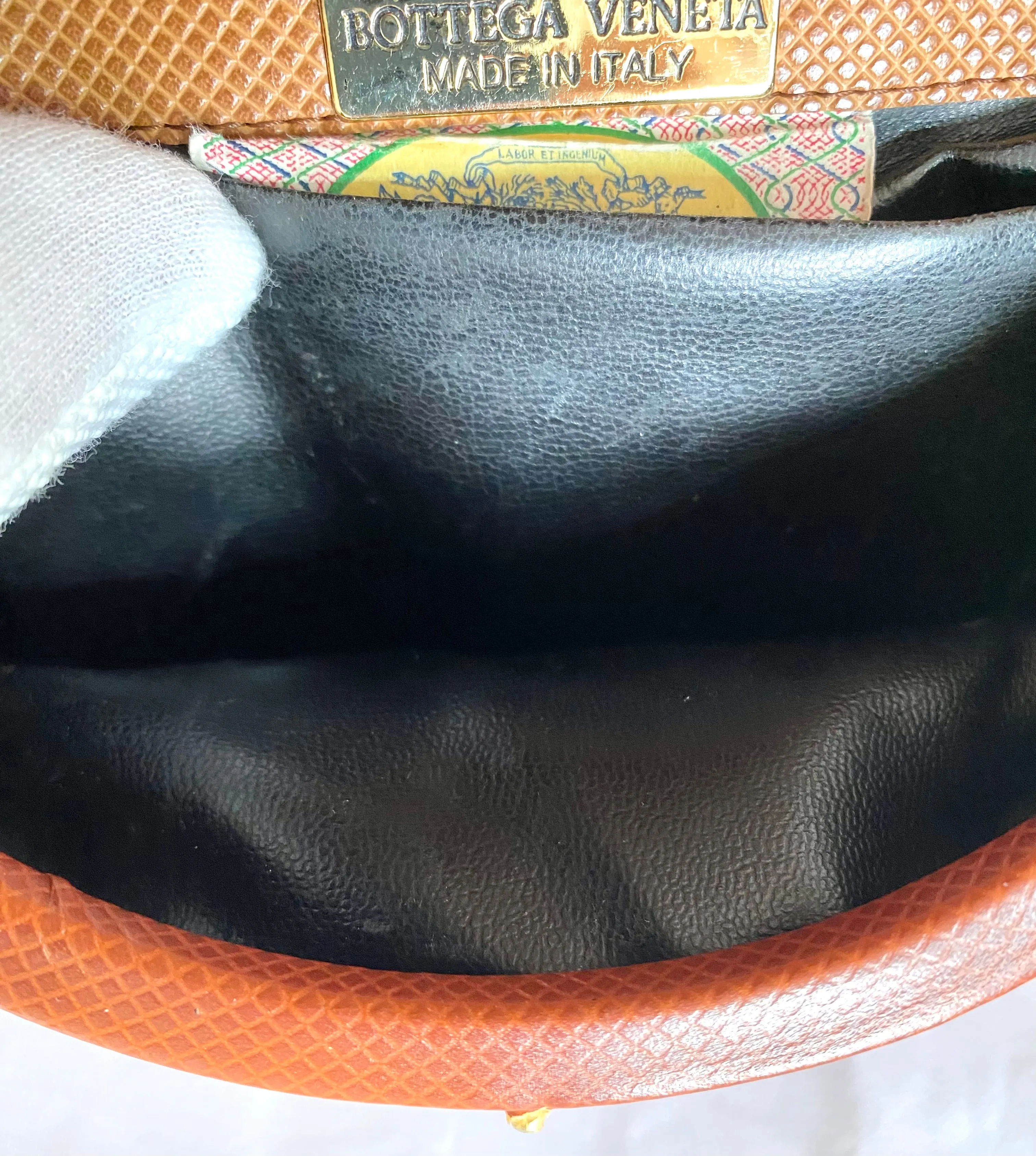 Vintage Bottega Veneta brown and khaki fisherman style shoulder bag with gold embroidery and red motif. No 585 of limited edition. 050409ya