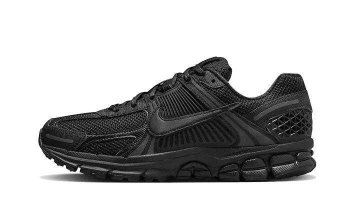 Vomero 5 Triple Black