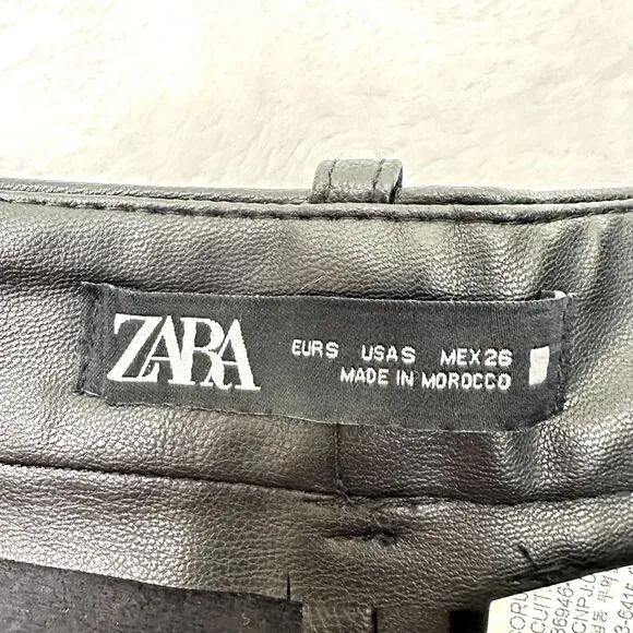 ZARA Women's Black Faux Leather High Rise Pleated Front Roll Hem Shorts SZ S