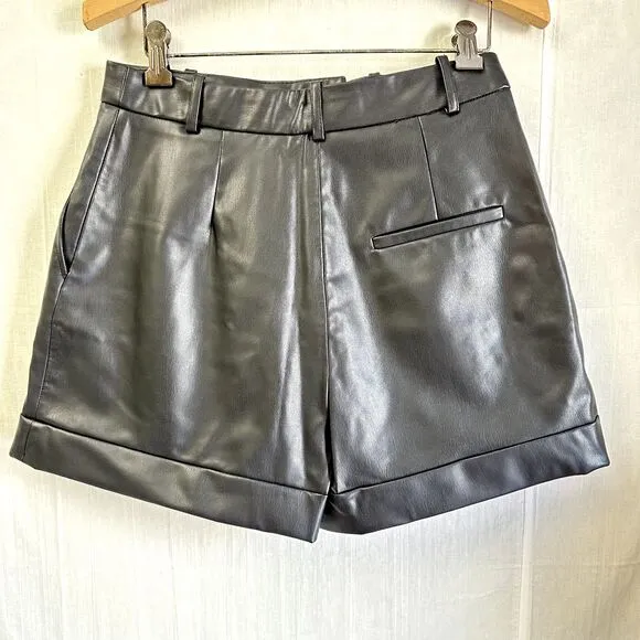 ZARA Women's Black Faux Leather High Rise Pleated Front Roll Hem Shorts SZ S